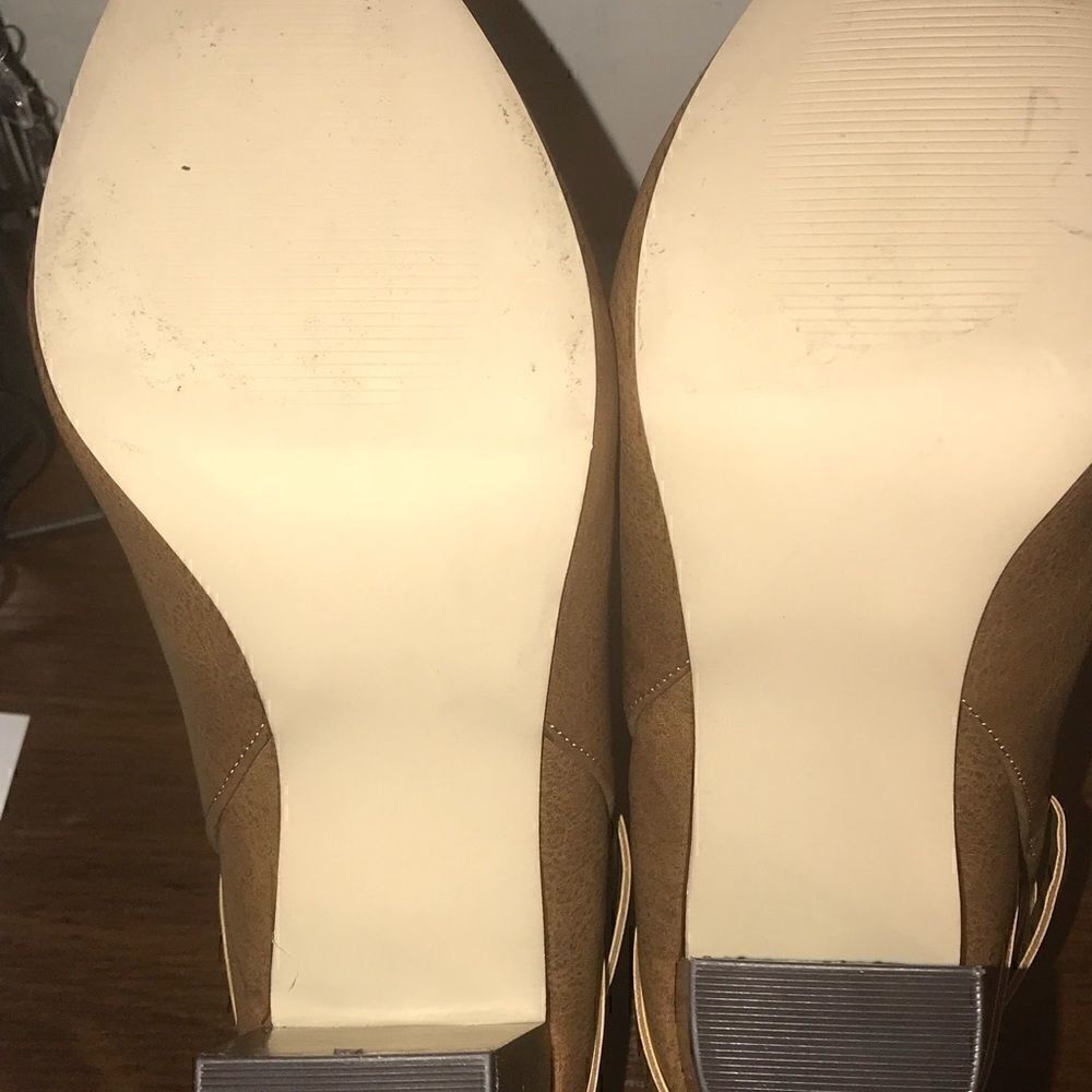 NWOT wrap around Catalina bootie - Picture 4 of 5